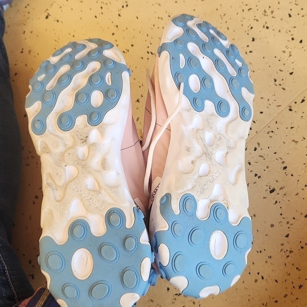Nike React element women's size 9.5 great condition - Picture 6 of 7